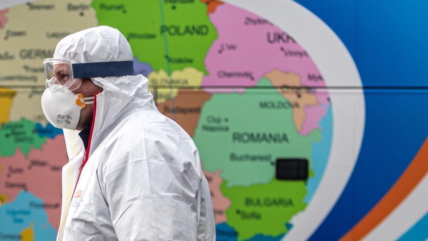 Polska odwołuje wszystkie imprezy masowe. Czechy zamknęły szkoły