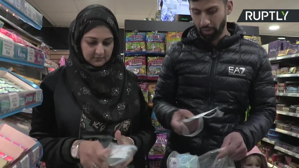 Rozdają żel dezynfekujący i maseczki higieniczne. Właściciele małego sklepu ze Szkocji wspierają seniorów