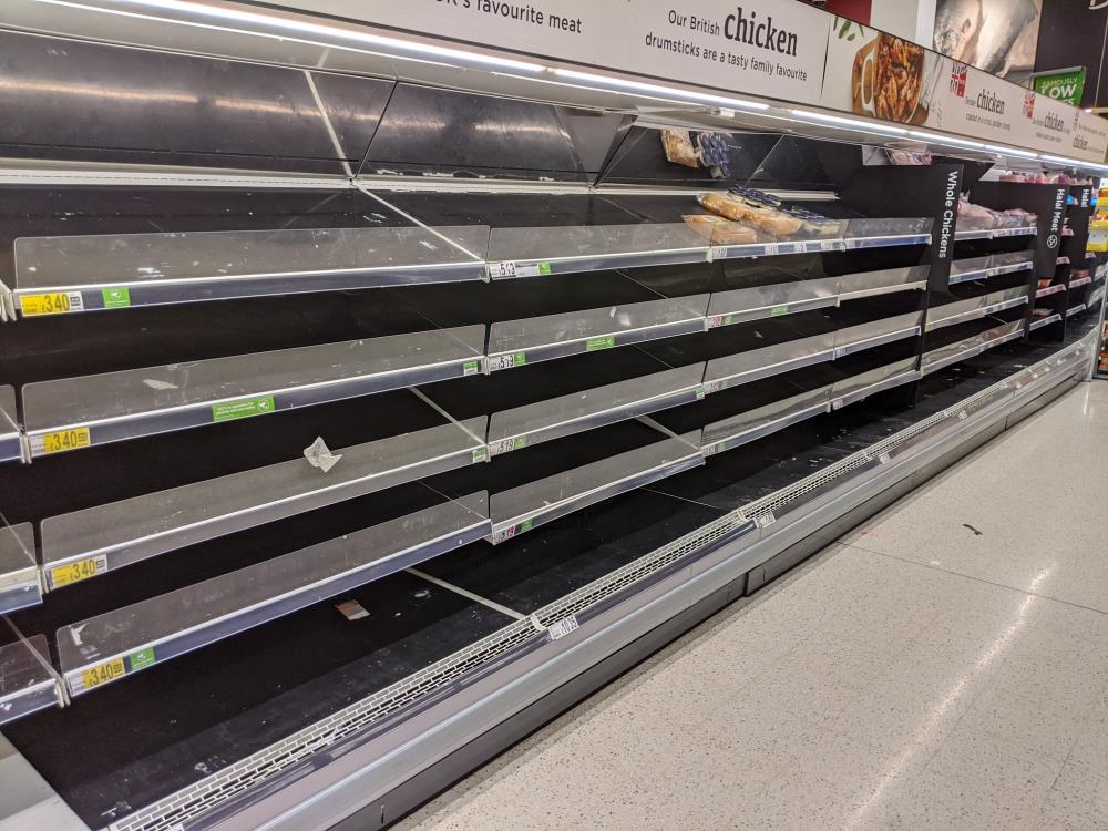 Supermarkety wprowadzają nowe zasady, aby powstrzymać zakupy w panice