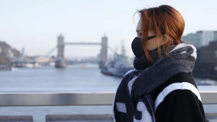 3 983 zakażonych, 177 ofiar.  Premier zamyka puby, szkoły.…