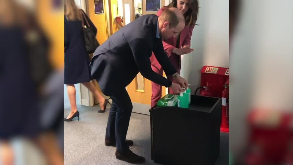 Księżna Kate i książę William odwiedzili centralę pogotowia ratunkowego