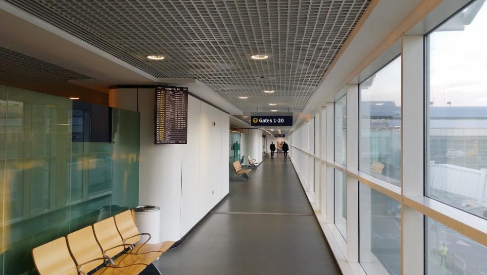 Rząd wzywa Brytyjczyków do powrotu do kraju, póki jest to jeszcze możliwe