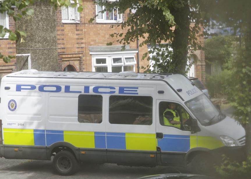 Koronawirus: Policja w Birmingham będzie zatrzymywać samochody i sprawdzać, czy ludzie nie naruszają zaleceń rządu.