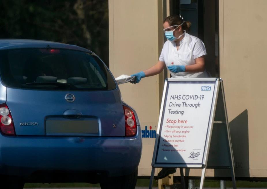 Mniej niż 20 tys. zgonów z powodu epidemii będzie sukcesem