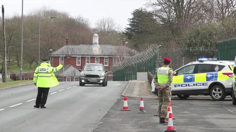 Policja i wojsko apelują do angielskich kierowców, by wsiadali za kółko tylko w uzasadnionych przypadkach