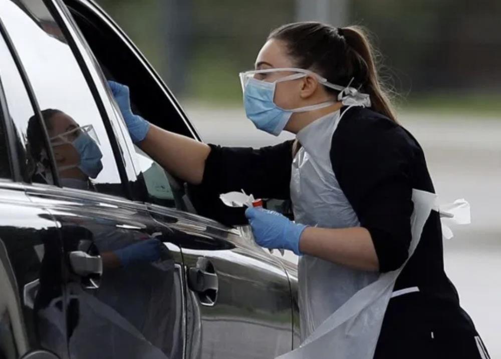 381 osób zmarło w ciągu doby. 1 789 śmiertelnych ofiar koronawirusa w UK