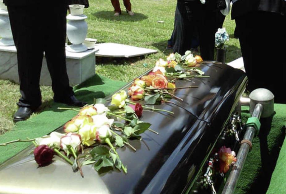 17 członków rodziny zaraziło się koronawirusem na pogrzebie