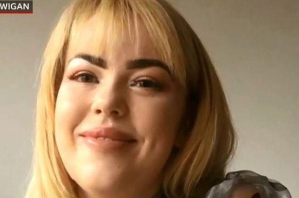 Pielęgniarka wracająca z 12-godzinnej zmiany pomogła emerytowi z koronawirusem. Została sowicie wynagrodzona