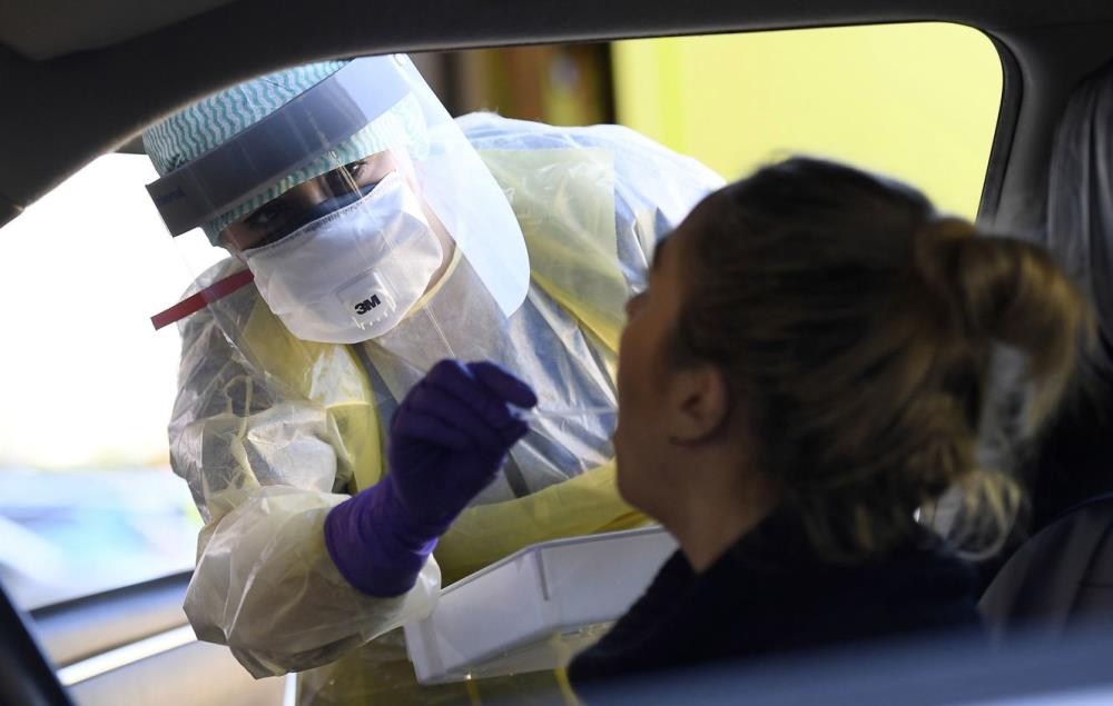 W ciągu doby wykonano 10 560 testów i odnotowano 4 450 przypadków koronawirusa. Rząd zapowiada 100 tys. testów dziennie