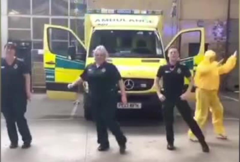 Ratownicy medyczni wzięli udział w wyzwaniu. Zatańczyli do „Blinding Lights” The Weeknd