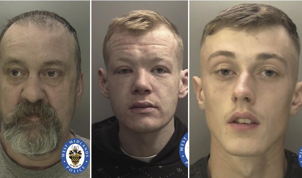 „Mam koronawirusa, a teraz ty go też masz. Mam nadzieję, że ty i twoja rodzina umrzecie”. Trzech mężczyzn skazanych za plucie na policjantów