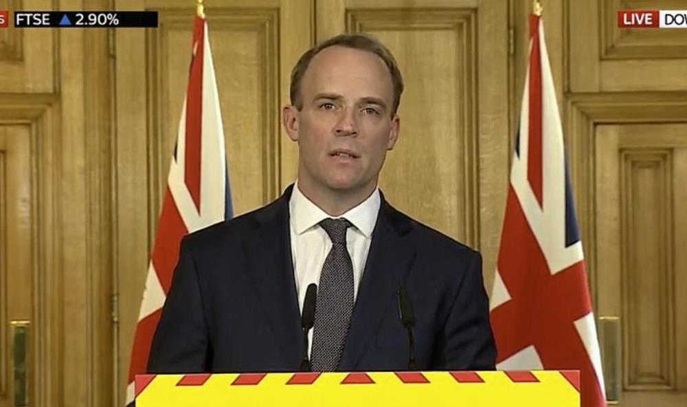 Już prawie 8000 osób zmarło w Wielkiej Brytanii. Dziś odnotowano 881 zgonów