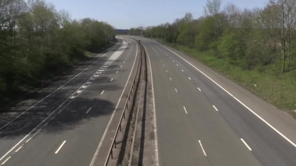 Autostrada M40, która przebiega między Londynem a Birmingham całkowicie opustoszała.