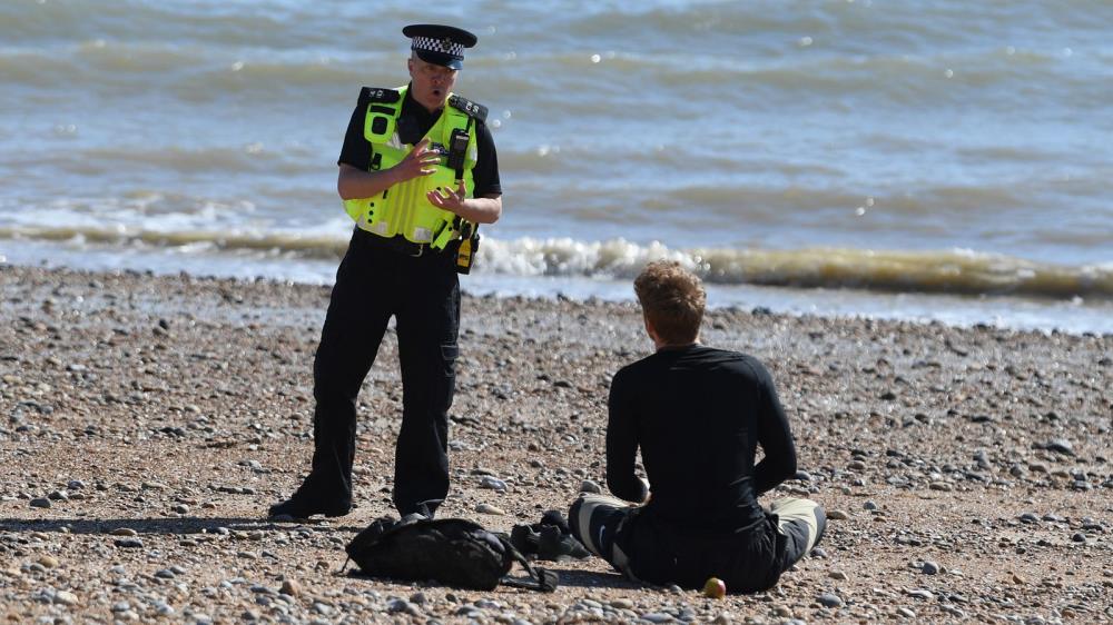 Policja opublikowała listę powodów, dla których można opuścić dom. Grzywnami ukarano już 2700 osób