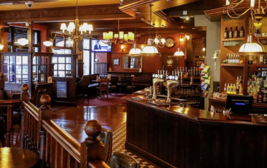 Puby i restauracje mogą pozostać zamknięte do Bożego Narodzenia