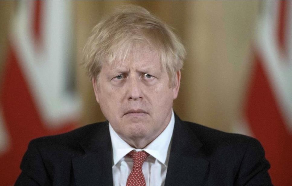 Premier Boris Johnson wrócił na Downing Street