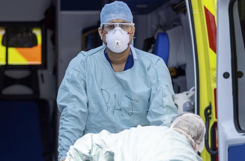 Najmniej zgonów od 23 marca.   118 osób zmarło w ciągu ostatniej doby po zarażeniu koronawirusem w UK