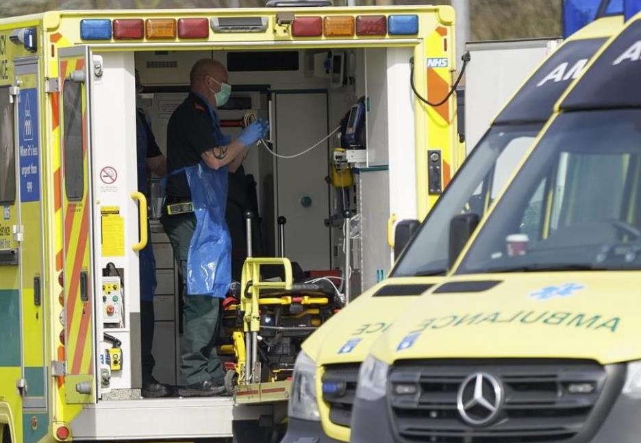 Kolejne 324 osoby zmarły po zakażeniu koronawirusem w UK