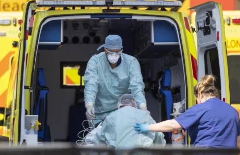 Najmniej zgonów na Covid-19 w UK od 15 marca