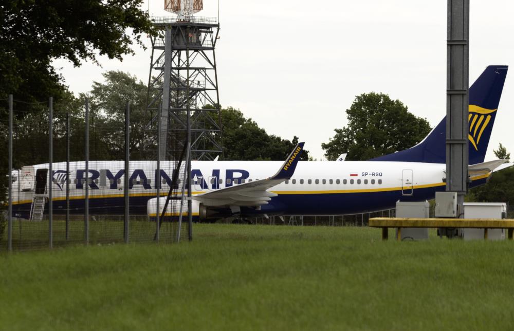 Ostrzeżenie o bombie. Samolot Ryanair z Krakowa awaryjnie lądował w Londynie pod eskortą myśliwców RAF