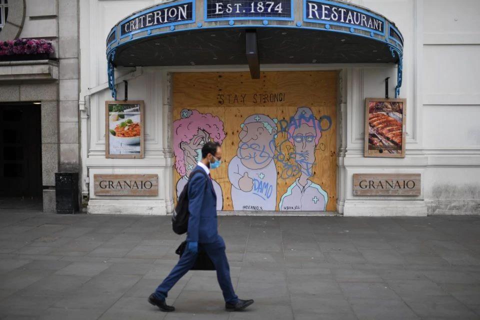 Od początku epidemii ubyło 649 tys. miejsc pracy w Wielkiej Brytanii