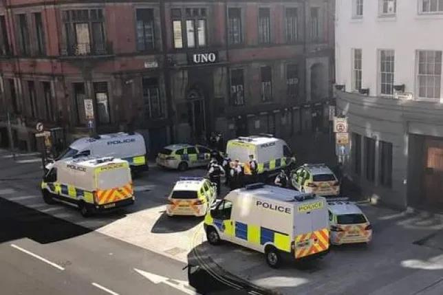 16-latka zgwałcona w hotelu w Liverpoolu. Aresztowano sześciu mężczyzn