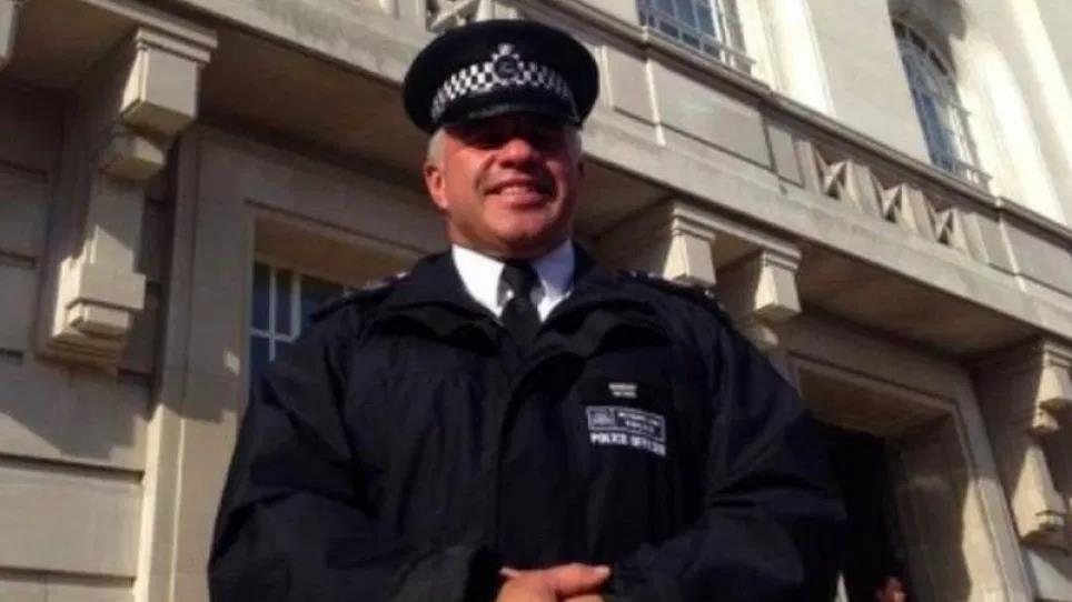 Policjant zastrzelony na komisariacie przez zatrzymanego. Aresztowano mężczyznę podejrzanego o dostarczenie broni