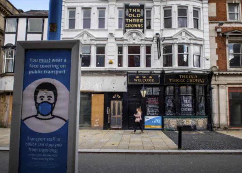 W szkołach i domach opieki zarejestrowano 66% ognisk koronawirusa. W pubach i restauracjach tylko 3%