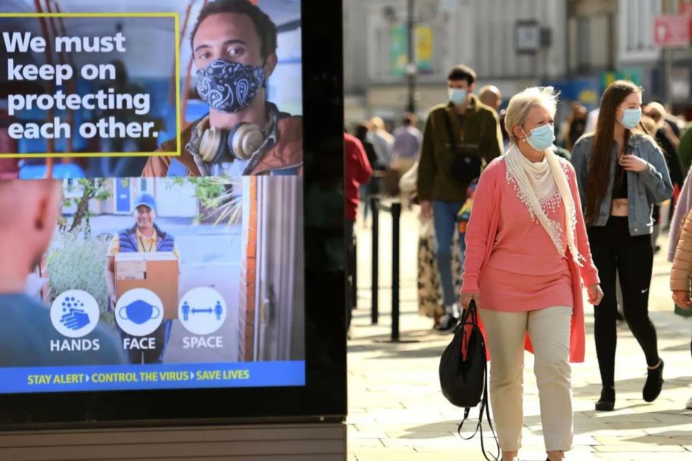 W Wielkiej Brytanii zostanie wprowadzony trzypoziomowy lockdown