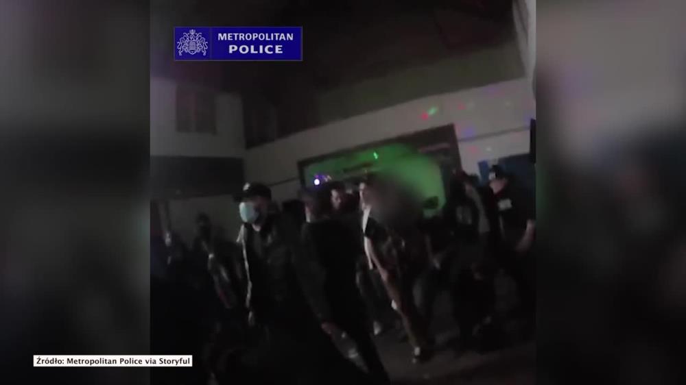 Nielegalna impreza w Londynie rozpędzona przez policję. 10 tys. funtów kary dla organizatora