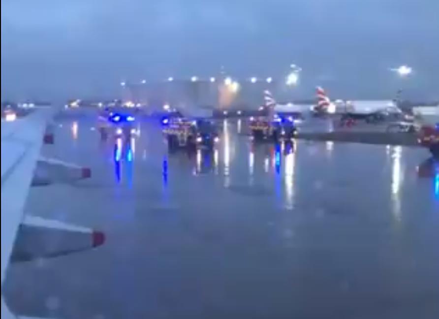 Awaryjne lądowanie samolotu na lotnisku Heathrow