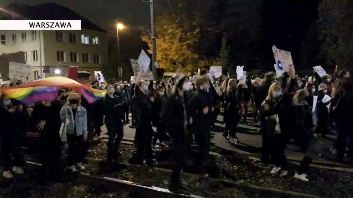 Zablokowane miasta w Polsce. Kolejny dzień protestów po decyzji ws. aborcji
