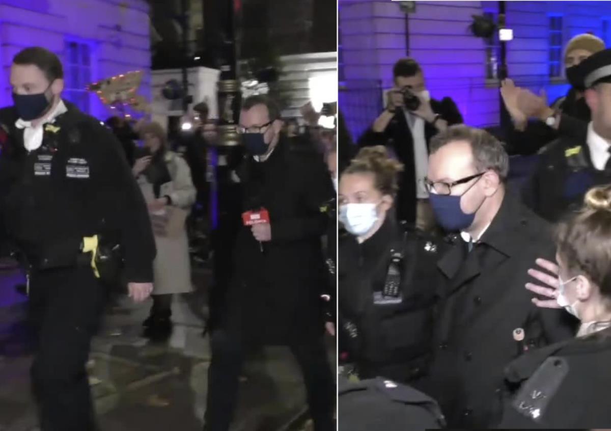 Reporter TVP Polonia wygwizdany i na proteście w Londynie.  Opuścił protest w asyście policji