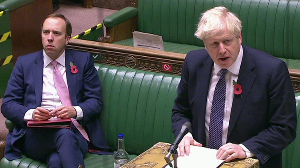 Brytyjski parlament poparł wprowadzenie lockdownu.  Od północy będą obowiązywać nowe restrykcje