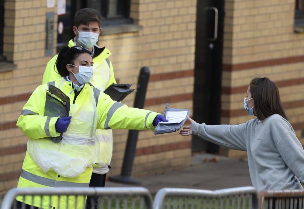 24 141 zakażeń koronawirusem i 378 zgonów w ciągu doby w UK