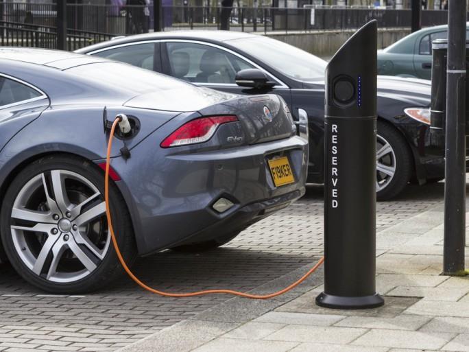 Wielka Brytania zakaże sprzedaży samochodów z silnikami spalinowymi już w 2030 roku