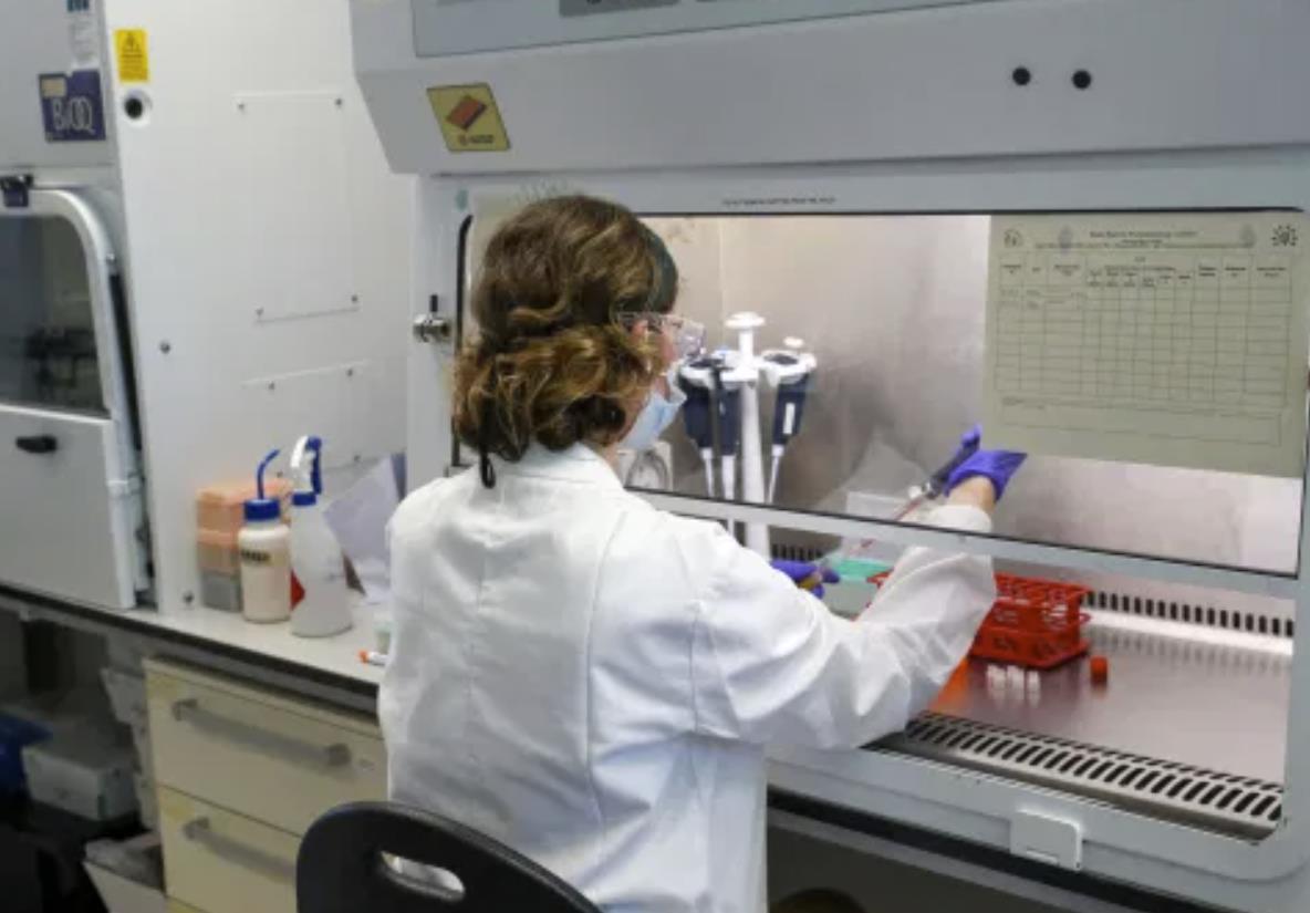 Jest nowa szczepionka na koronawirusa. Jaką skuteczność ma szczepionka AstraZeneca?