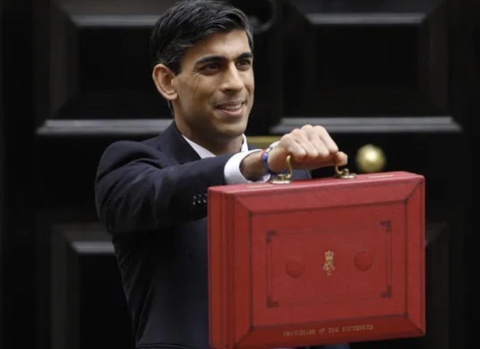 Minister finansów ogłosił wzrost krajowej płacy minimalnej w Wielkiej Brytanii