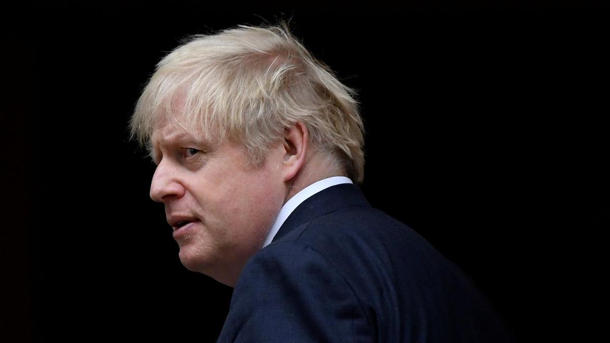 99% Anglii niepotrzebnie objęte wysokimi poziomami restrykcji. Bunt w partii Borisa Johnsona