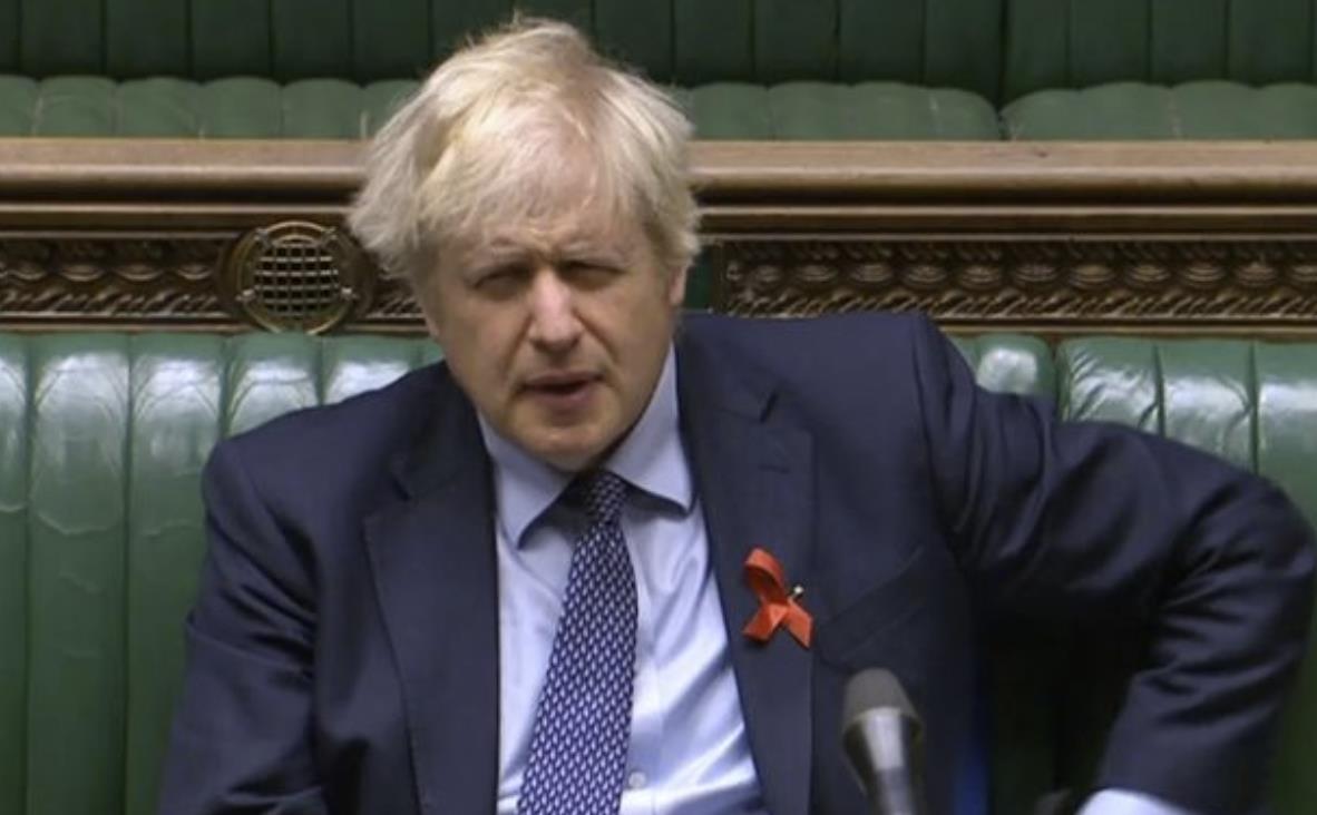 PILNE: Od północy będą obowiązywać nowe zasady. Brytyjski parlament poparł 3-poziomowy system restrykcji