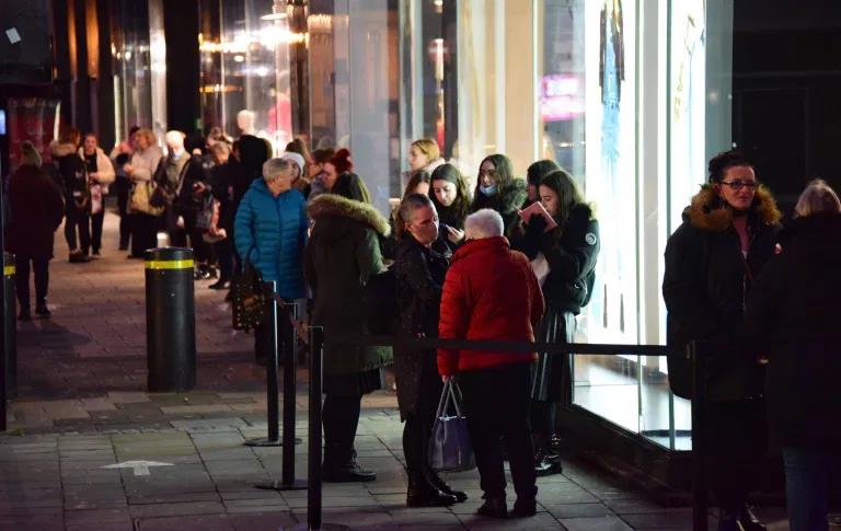 Ogromne kolejki do Primarka. Ludzie ustawiali się już od 5 rano