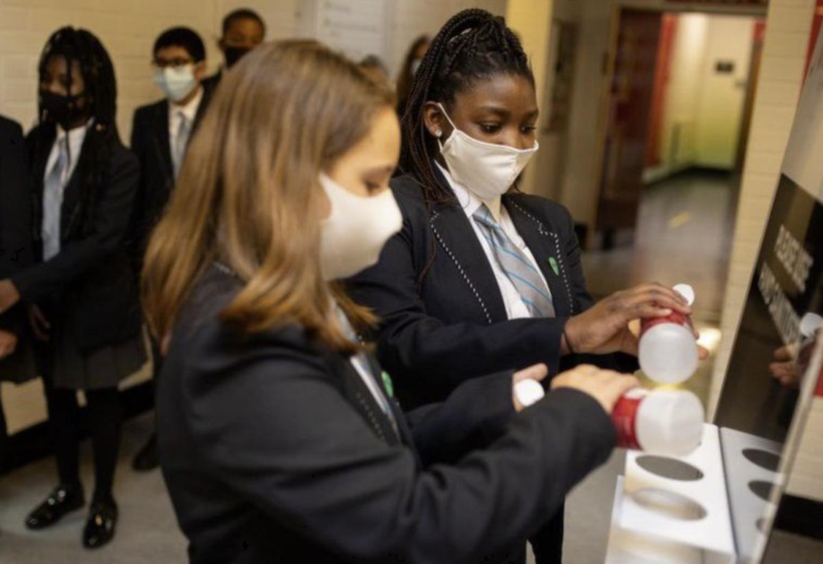 Burmistrz Londynu wzywa rząd do zamknięcia od jutra wszystkich szkół w stolicy