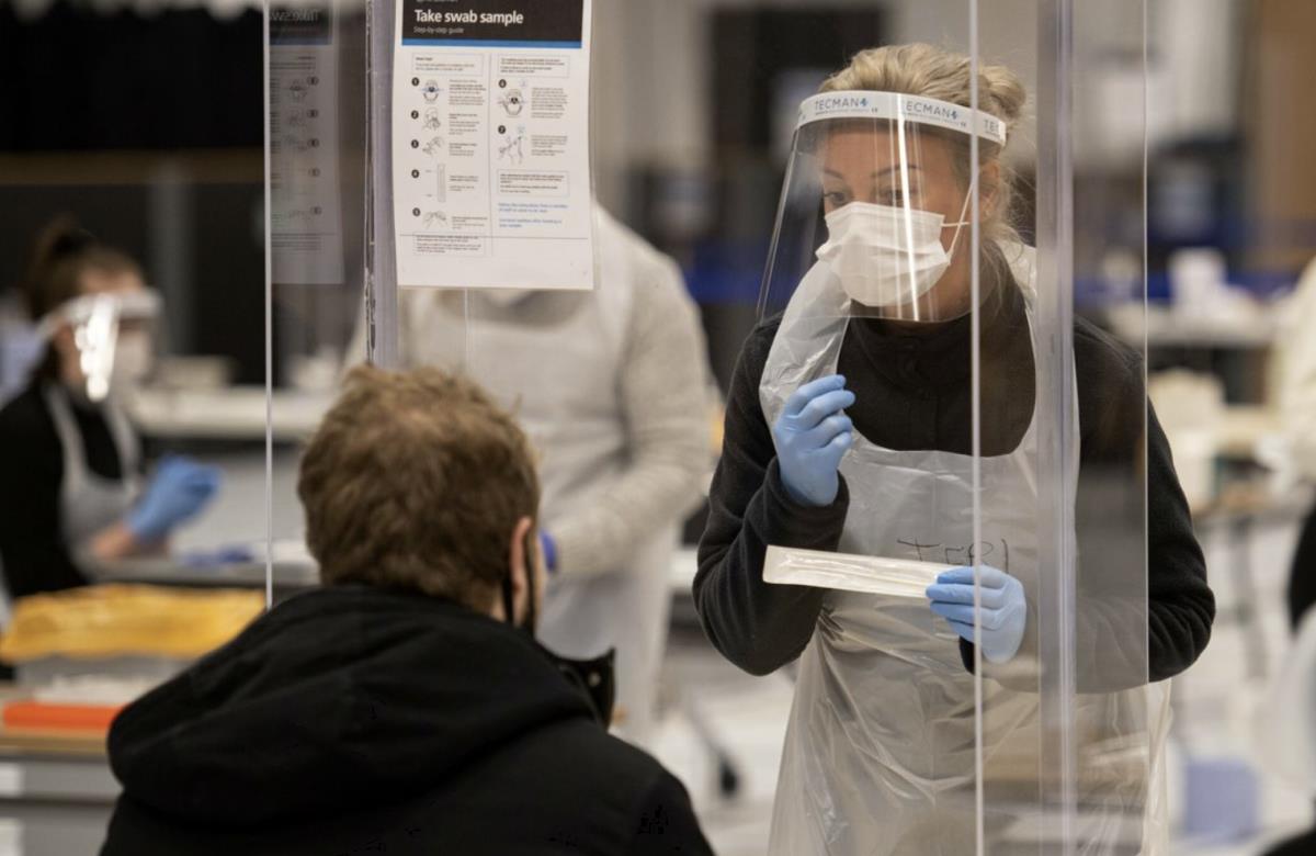 Koronawirus. Wzrost liczby R w Wielkiej Brytanii. Mogła przekroczyć 1.1