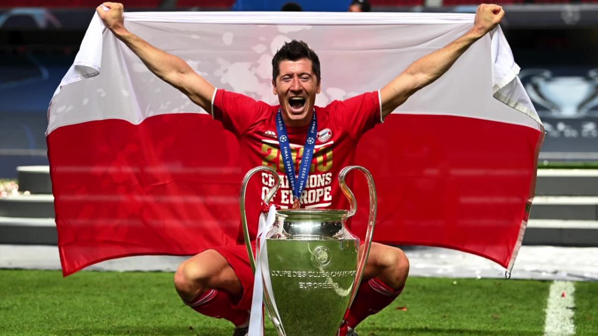 Robert Lewandowski piłkarzem roku. Ronaldo i Messi zagłosowali na Polaka