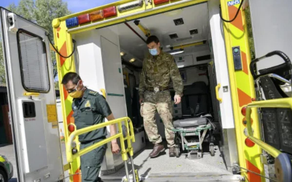 Wojsko będzie pomagać pogotowiu ratunkowemu w walce z koronawirusem w Walii