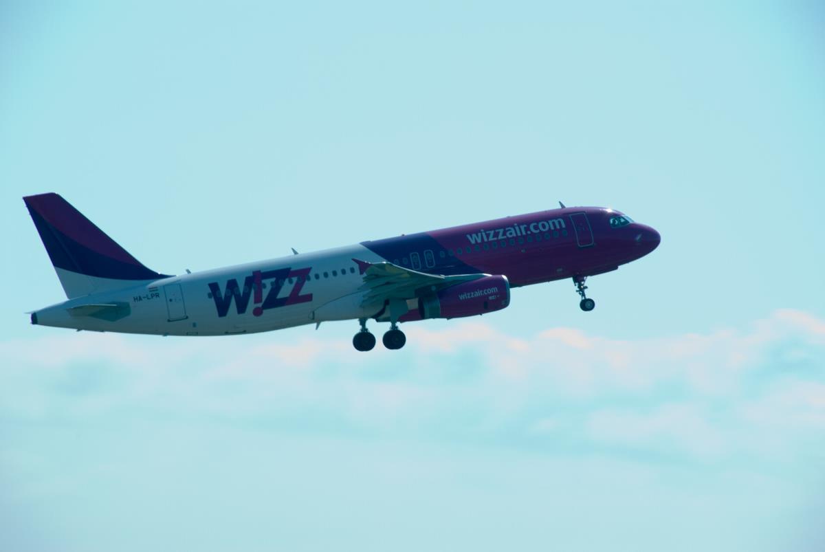 Polska przedłuża zakaz lotów z Wielkiej Brytanii