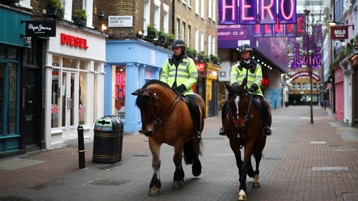 Policja zaostrzy egzekwowanie przepisów dotyczących dystansu społecznego