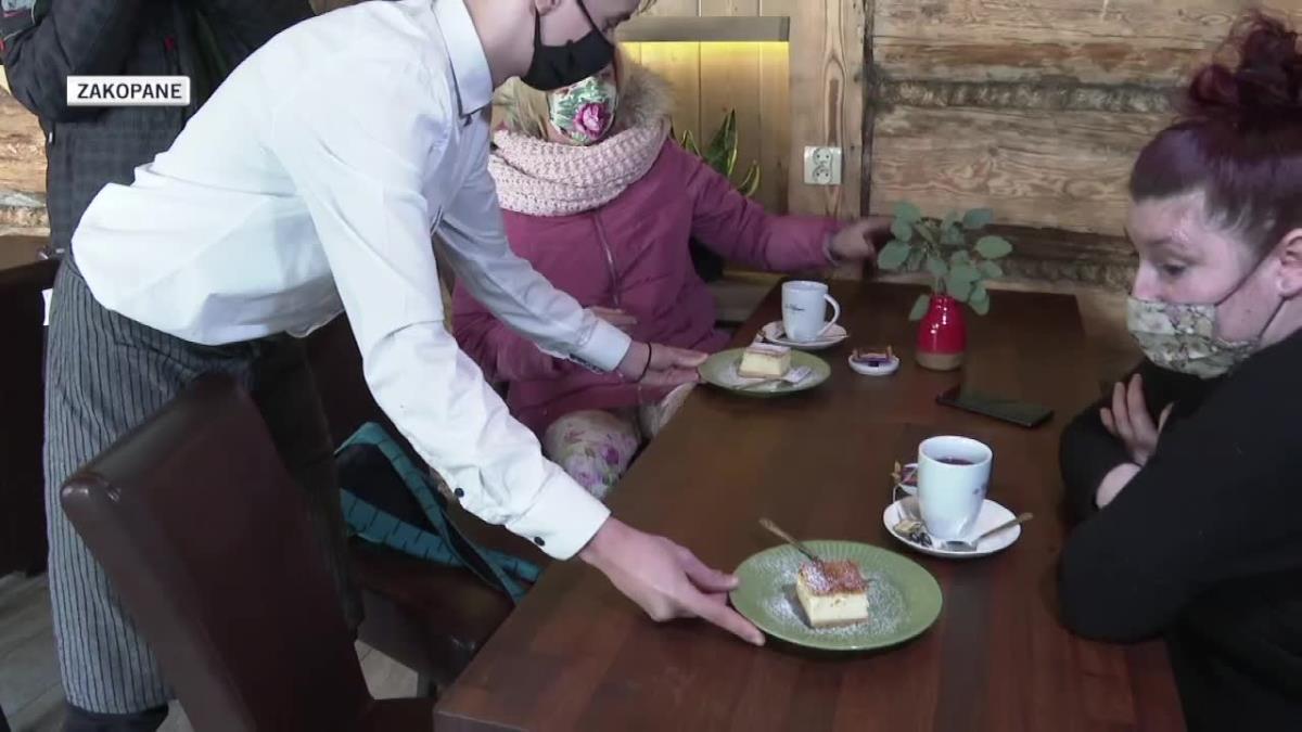 Bojkot obostrzeń w Polsce. Kolejni przedsiębiorcy otwierają lokale i stoki pomimo lockdownu