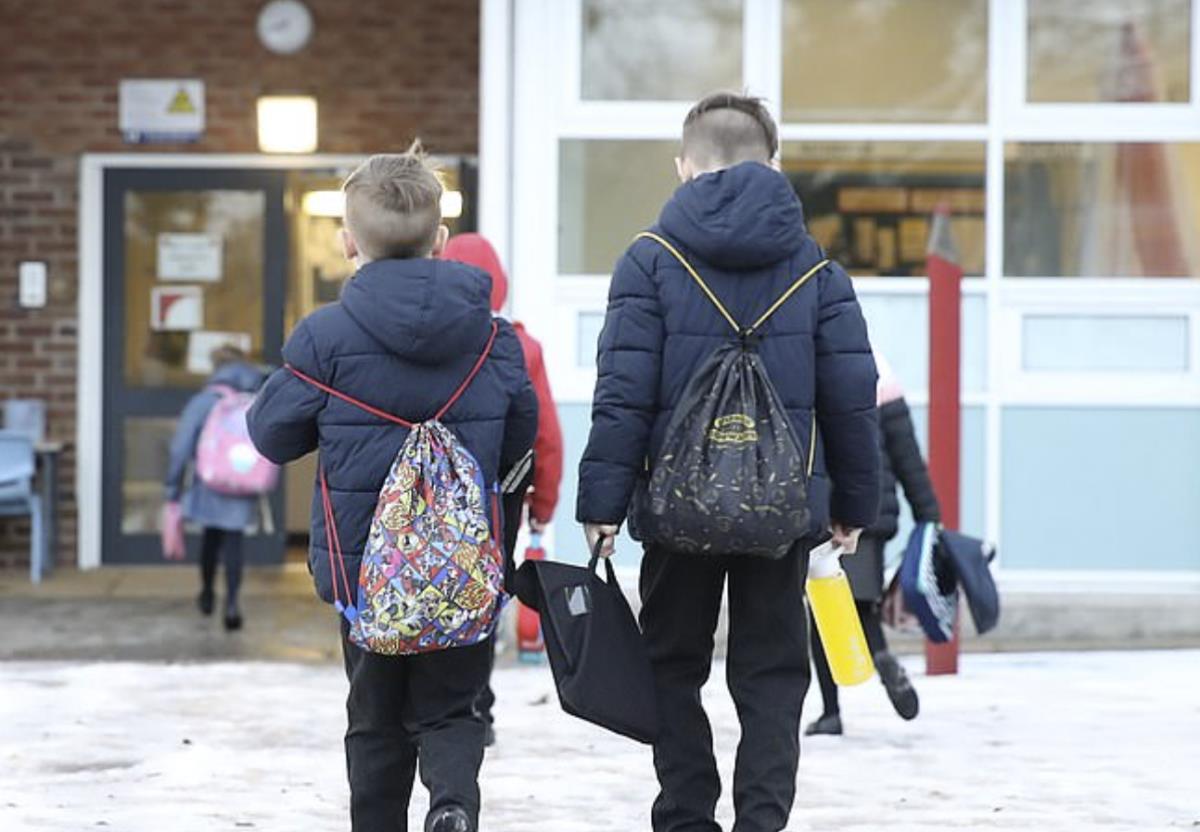 Szkoły w Anglii prawdopodobnie będą zamknięte do Wielkanocy