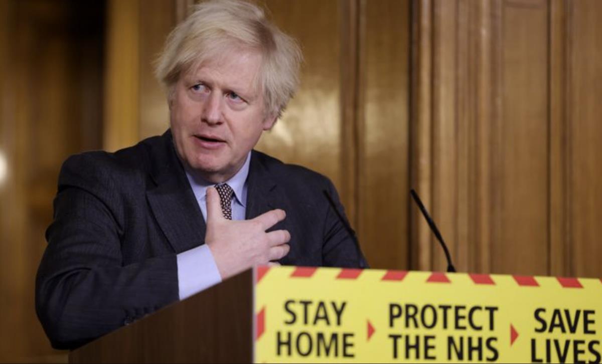 Johnson złożył kondolencje rodzinom 100 tys. osób, które zmarły z powodu Covid-19